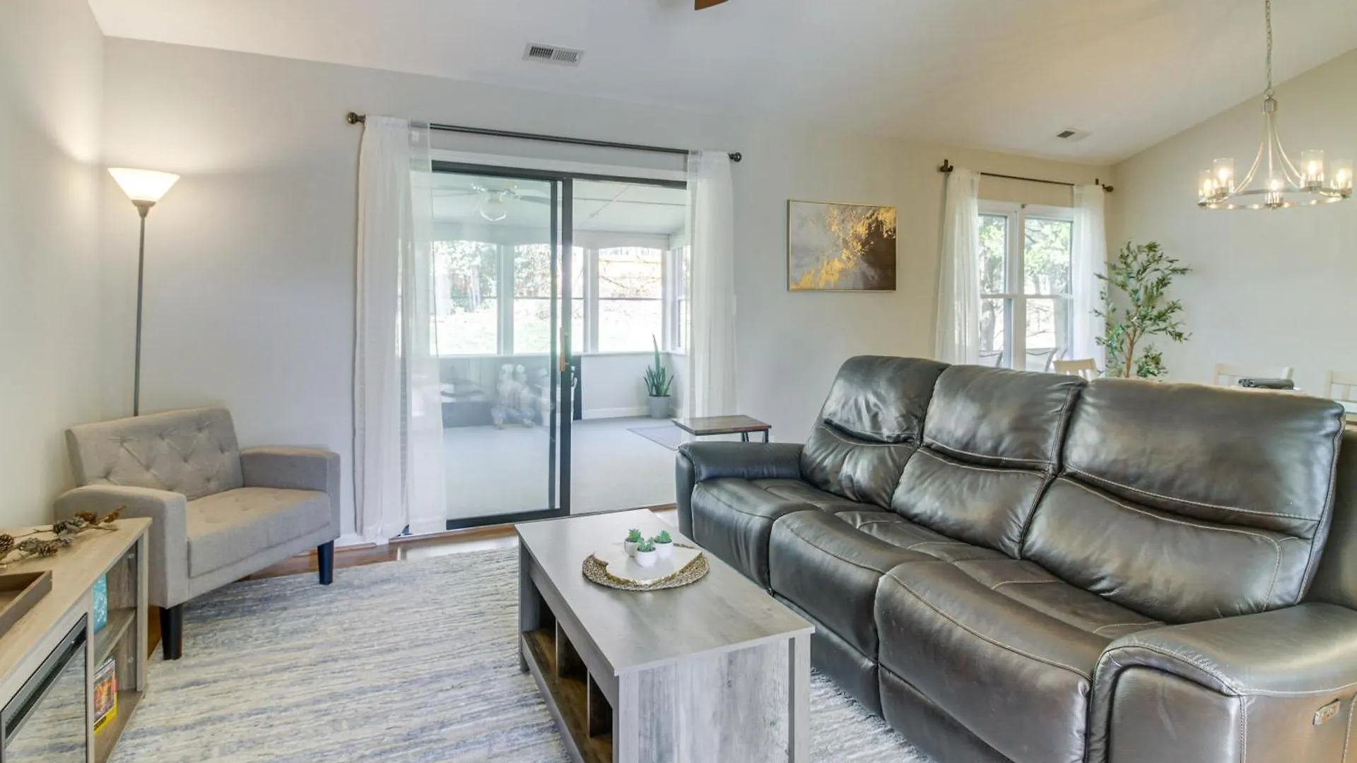 Lovely Charlotte Home With Yard 9 Mi To Uptown! 0*,  Estados Unidos