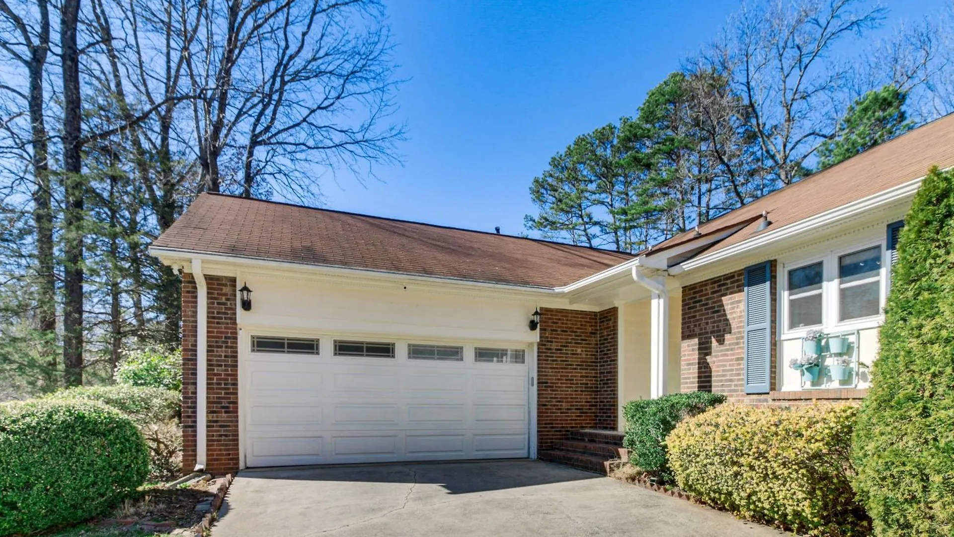 Lovely Charlotte Home With Yard 9 Mi To Uptown! Сasa de vacaciones